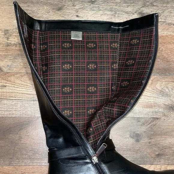 Blondo Women’s Emerald Waterproof Riding Boots.  Size 9.5 Medium.  Leather