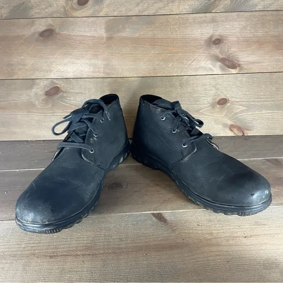 Bogs Eugene Mens size 9 shoes black leather waterproof chukka ankle boots