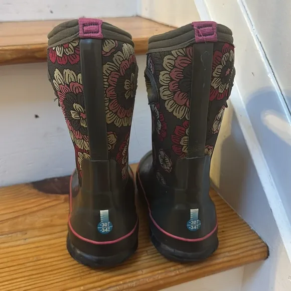 Bogs kids winter snow rain boots floral classic pansies size 12 pink brown