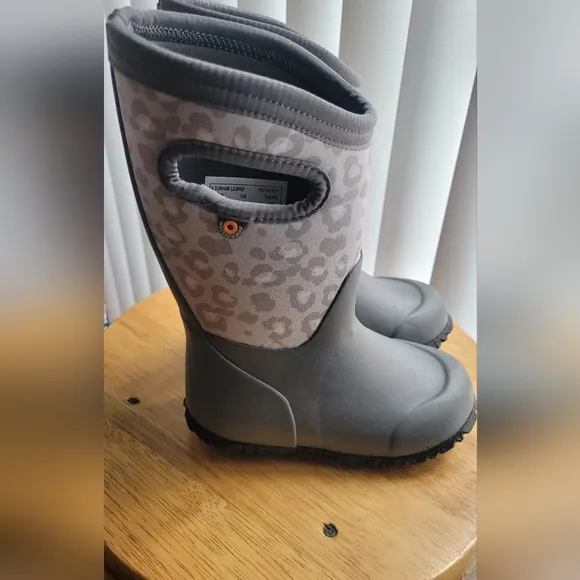 Bogs  Leopard Print Rain and Snow Boots with Waterproof Design Kids rain shoes