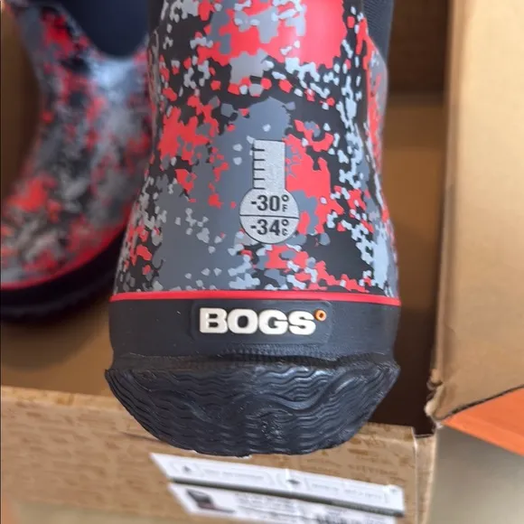 BOGS NWT Kids Waterproof Boots Sz 5