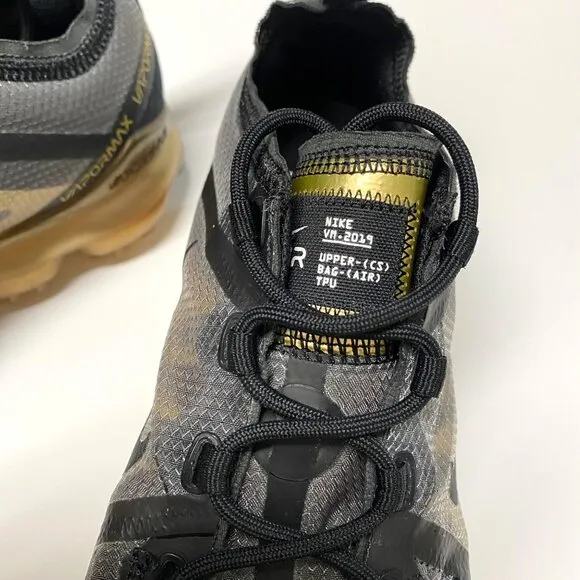 boys size 5Y Nike vapormax AJ2616-004 black gold sneakers running shoes EUR 37.5