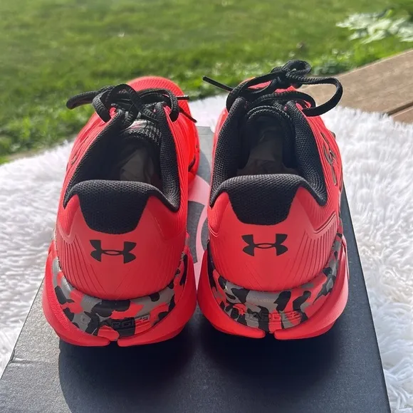 Boys Under Armour X Level Beta Red Scramjet 2 Running Shoes Size 5.5 Youth NEW