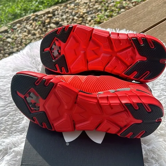 Boys Under Armour X Level Beta Red Scramjet 2 Running Shoes Size 5.5 Youth NEW