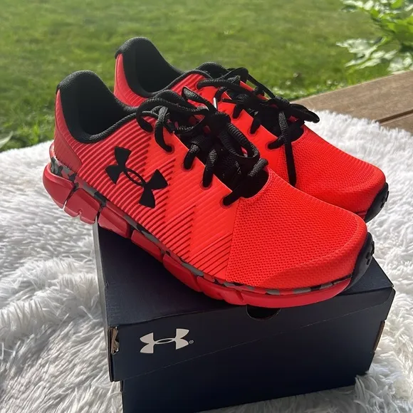 Boys Under Armour X Level Beta Red Scramjet 2 Running Shoes Size 5.5 Youth NEW