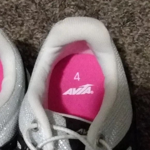 Brand New Avia black and white running shoes size 4
