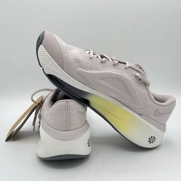 Brand New Women's Nike Versair Platinum Violet‎ Size 9.5 Running Shoe Sneaker
