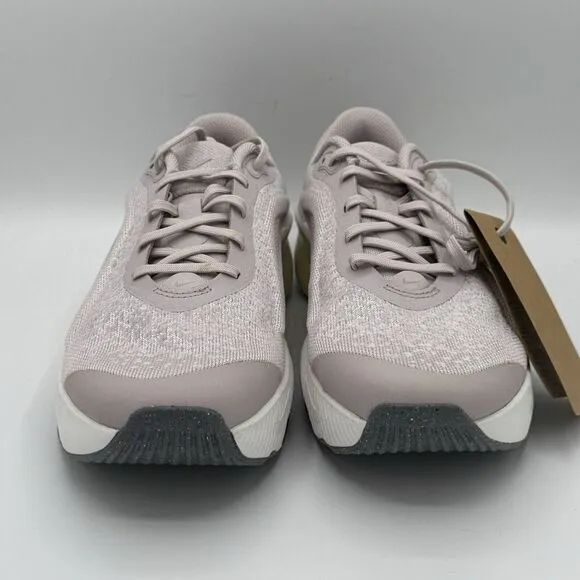 Brand New Women's Nike Versair Platinum Violet‎ Size 9.5 Running Shoe Sneaker
