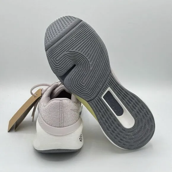 Brand New Women's Nike Versair Platinum Violet‎ Size 9.5 Running Shoe Sneaker