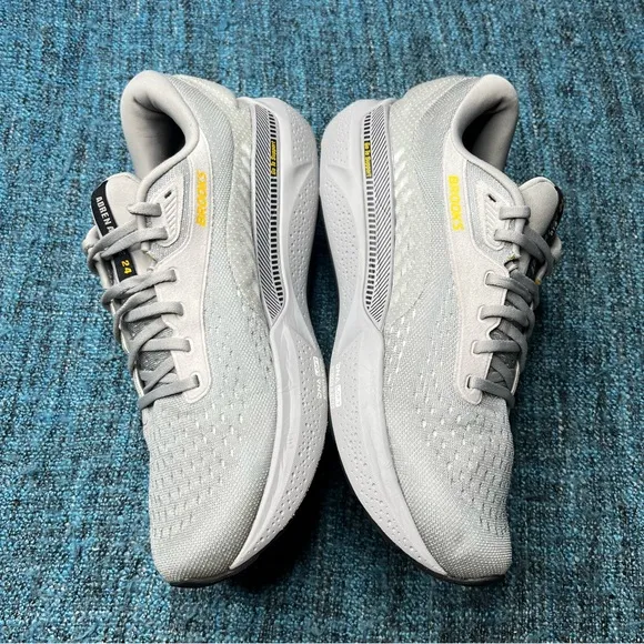 Brooks Adrenaline GTS 24 Running Shoes in Alloy White Gold Fusion
