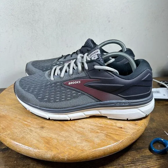 Brooks‎ Dyad 11 Gray Black Men's Size 9 2E Shoes Sneakers 1103232E031