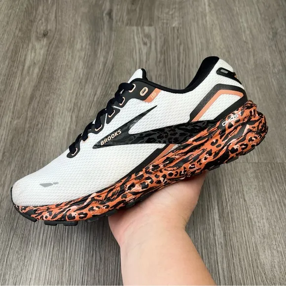 Brooks Ghost 15 White Tiger Print Sunburn Women’s Sz 9 Running Shoes 1203801B103