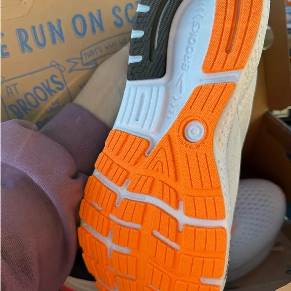 Brooks ghost 16 men’s size 12 new in box