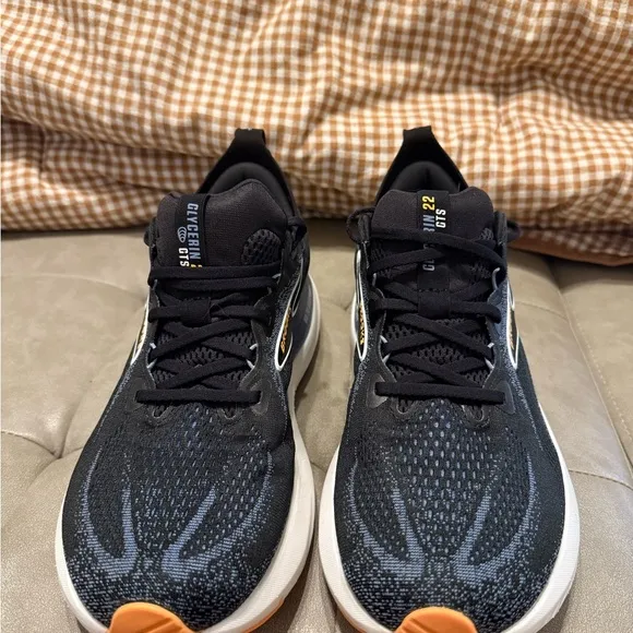 Brooks Glycerin GTS 22 Navy and Orange Shoes