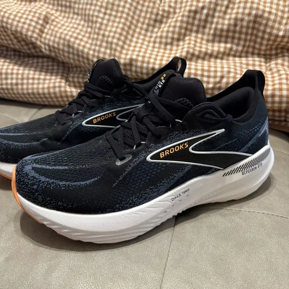 Brooks Glycerin GTS 22 Navy and Orange Shoes