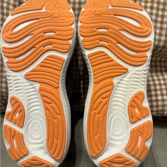 Brooks Glycerin GTS 22 Navy and Orange Shoes