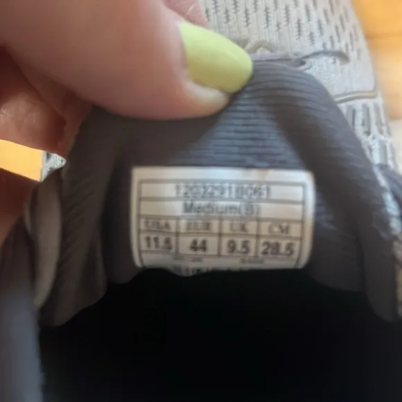 Brooks Gray Adrenaline 21 Running Shoes