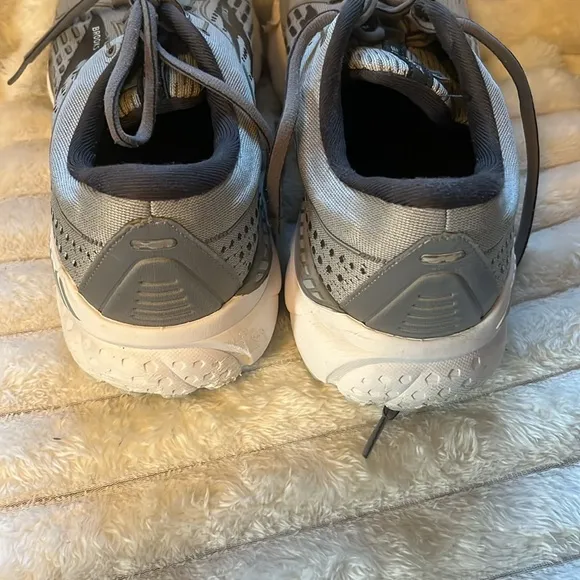 Brooks Gray Adrenaline 21 Running Shoes