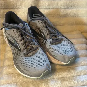 Brooks Gray Adrenaline 21 Running Shoes