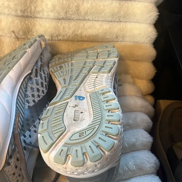 Brooks Gray Adrenaline 21 Running Shoes