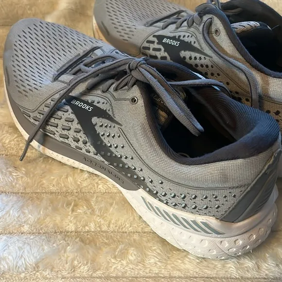 Brooks Gray Adrenaline 21 Running Shoes
