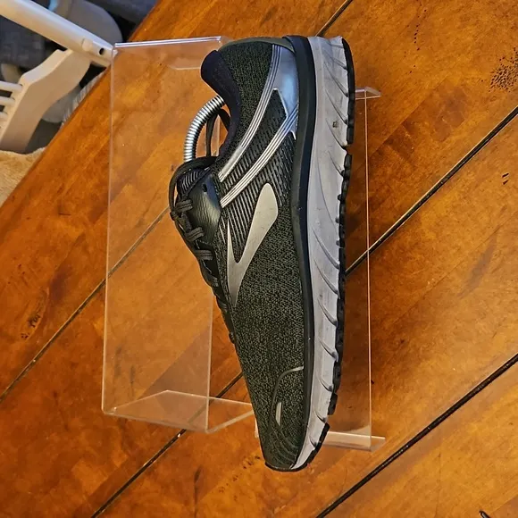BROOKS | GTS 18 | ADRENALINE | SIZE 11.5
