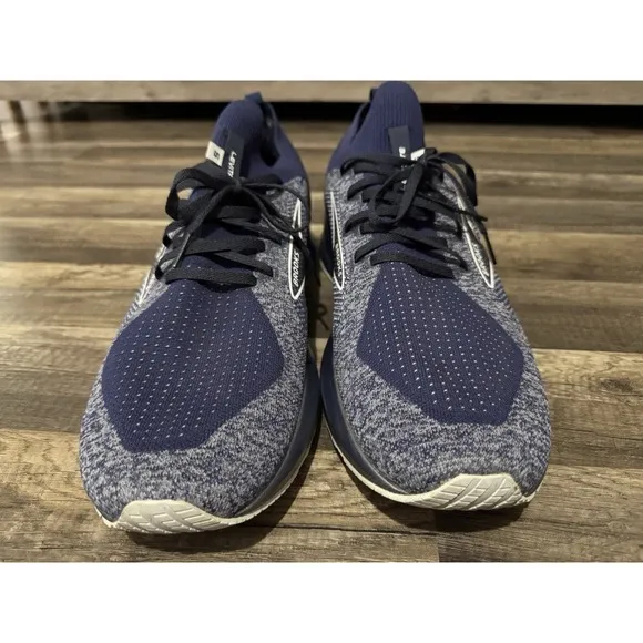 Brooks Levitate 5 Stealth Fit Running Shoes - Men's 15 D - Navy Blue &amp; White