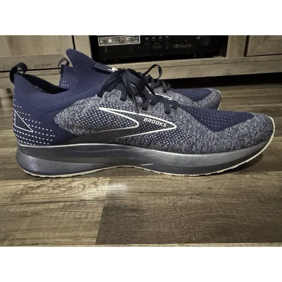 Brooks Levitate 5 Stealth Fit Running Shoes - Men's 15 D - Navy Blue &amp; White