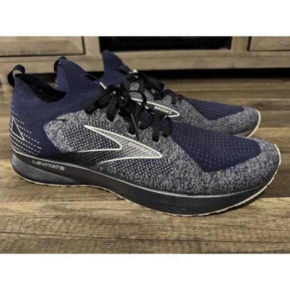 Brooks Levitate 5 Stealth Fit Running Shoes - Men's 15 D - Navy Blue &amp; White