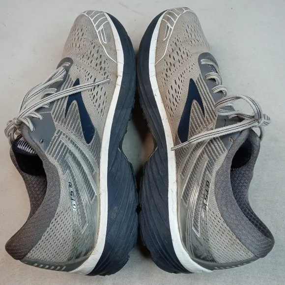 Brooks Mens Adrenaline GTS 18 Running Shoes Gray,