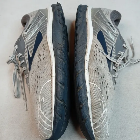 Brooks Mens Adrenaline GTS 18 Running Shoes Gray,