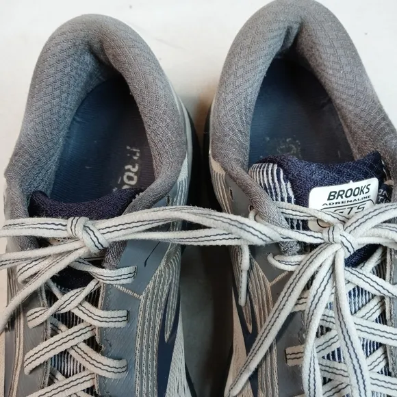Brooks Mens Adrenaline GTS 18 Running Shoes Gray,