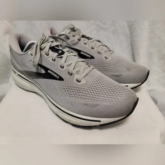 Brooks Mens Ghost 15 1103931D098 Gray Running Shoes Sneakers Sz 11.5 D