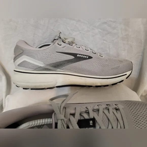 Brooks Mens Ghost 15 1103931D098 Gray Running Shoes Sneakers Sz 11.5 D