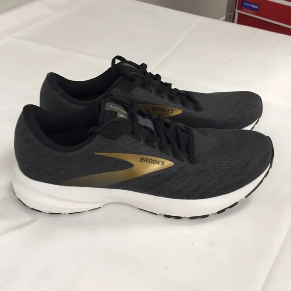Brooks Mens Launch 7 Running Shoe size 10 US
