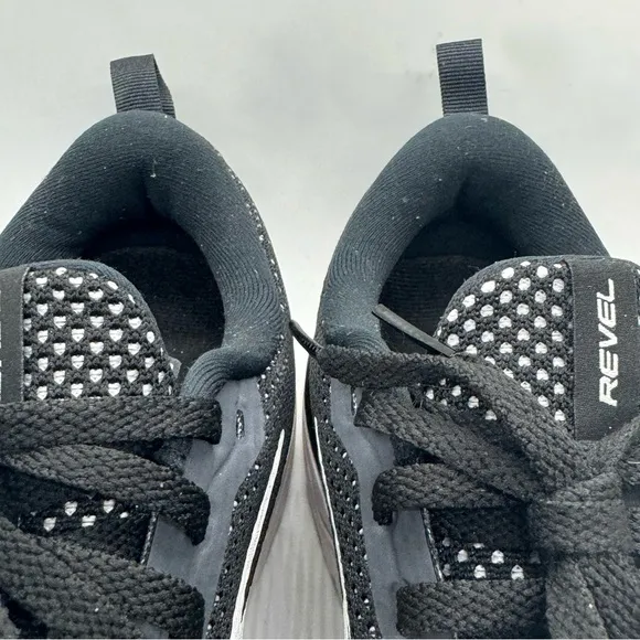 Brooks Revel 6 Running Shoes in Black / Blackened Pearl / White