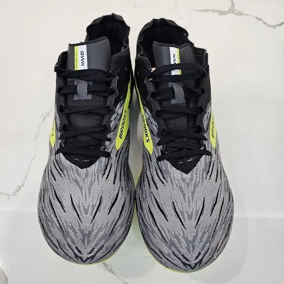 Brooks Running Shoe Men's Size 11 Black Track Spikes Cleats Racing Unisex