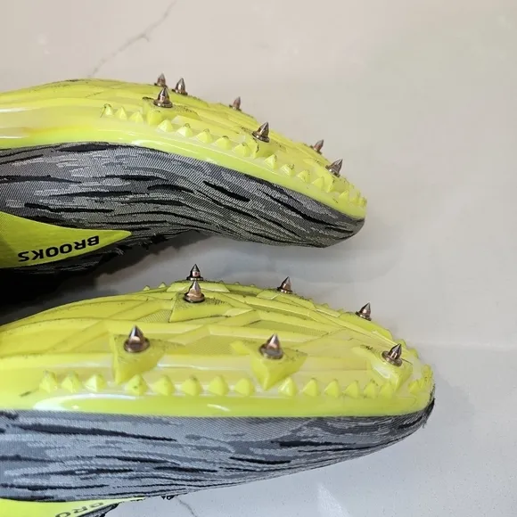 Brooks Running Shoe Men's Size 11 Black Track Spikes Cleats Racing Unisex