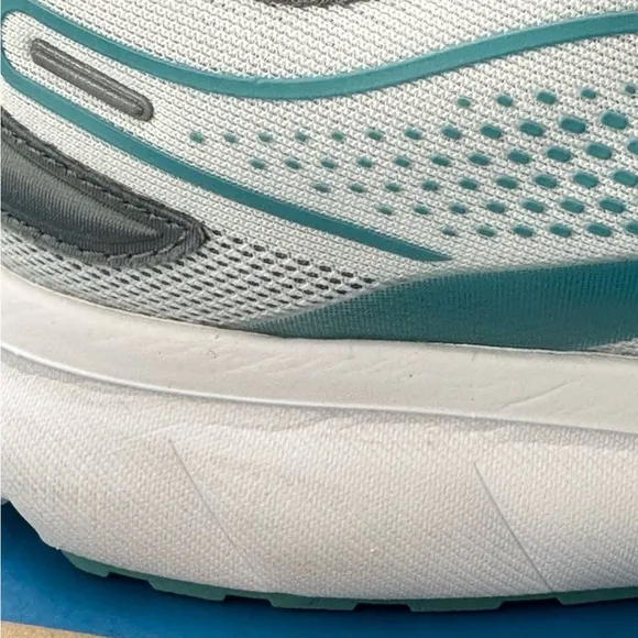 Brooks Women's Running Shoes Brooks Trace 2 White Grey Porcelain Womens Size 9 B