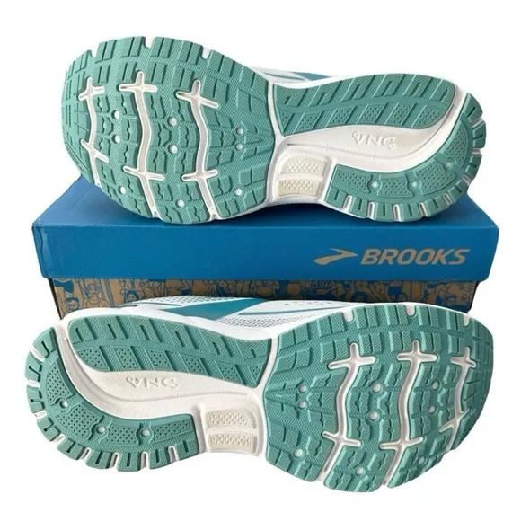 Brooks Women's Running Shoes Brooks Trace 2 White Grey Porcelain Womens Size 9 B