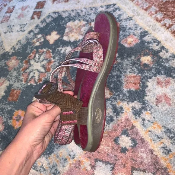 Chaco Maroon Slingback Multi-Strap Hiking Waterproof Sandals Size 8 Used