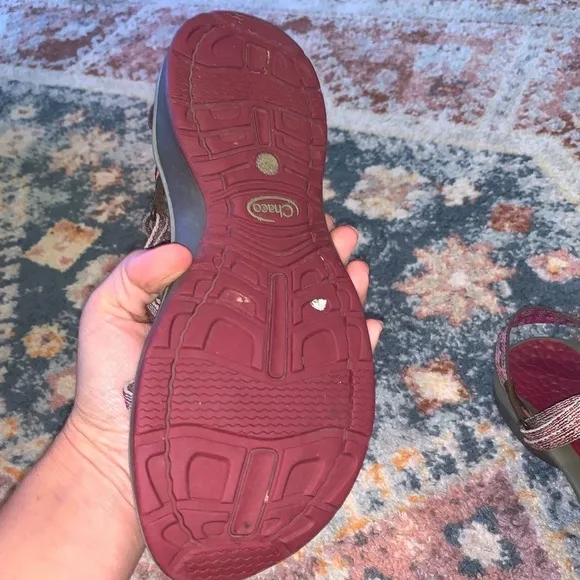 Chaco Maroon Slingback Multi-Strap Hiking Waterproof Sandals Size 8 Used