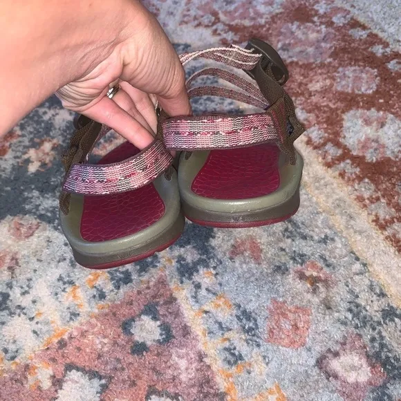 Chaco Maroon Slingback Multi-Strap Hiking Waterproof Sandals Size 8 Used