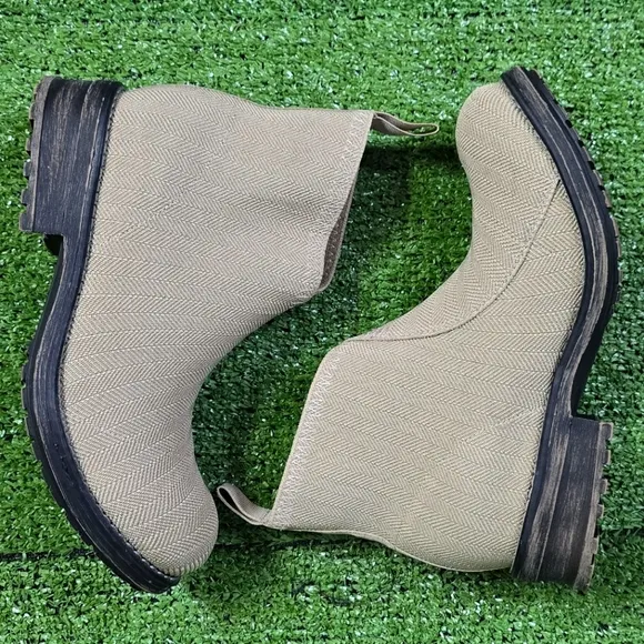 CHARLESTON SHOE CO. | THE BARCELONA BOOT \ STRETCH KNIT PREPPY BOOTS