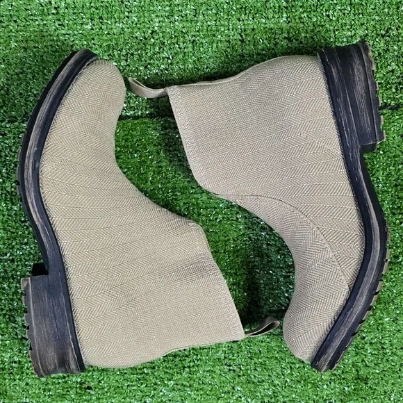 CHARLESTON SHOE CO. | THE BARCELONA BOOT \ STRETCH KNIT PREPPY BOOTS