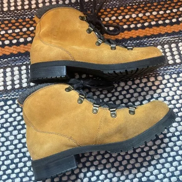 Clarks Faralyn Alpha hiking boots sz 8.5