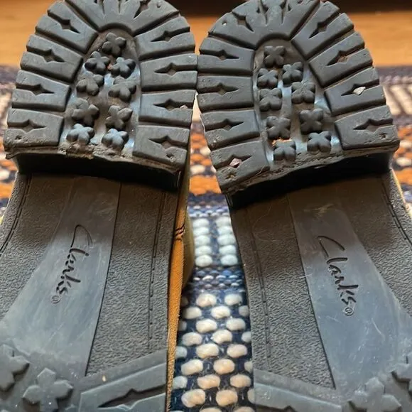Clarks Faralyn Alpha hiking boots sz 8.5