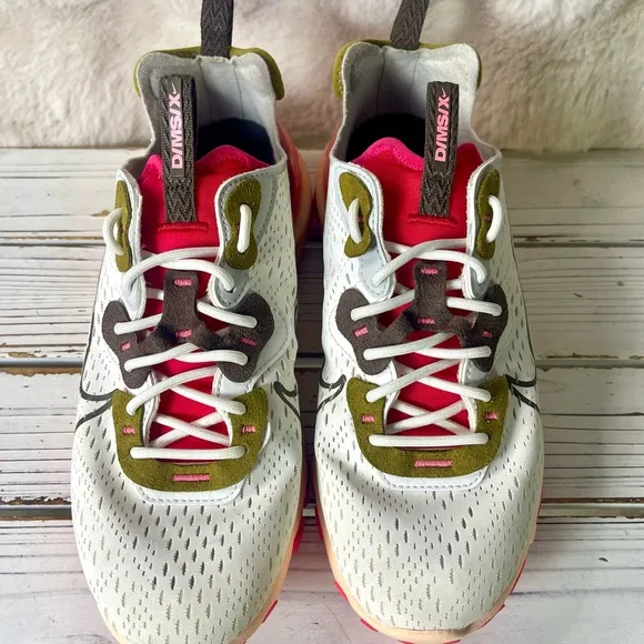 CLEAN Size 8 - Nike React Vision White Siren Red Women's Shoes White Peach Pink