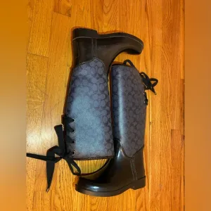 Coach boots