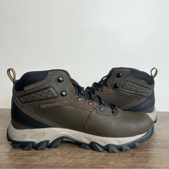Columbia Newton Ridge Plus II Waterproof Men's Boot Size 9.5 Wide